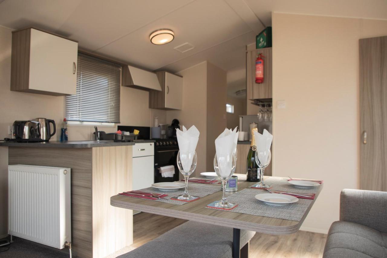 41 Orchard Bank, 3 Bed, Rockley Park Poole Villa Екстериор снимка
