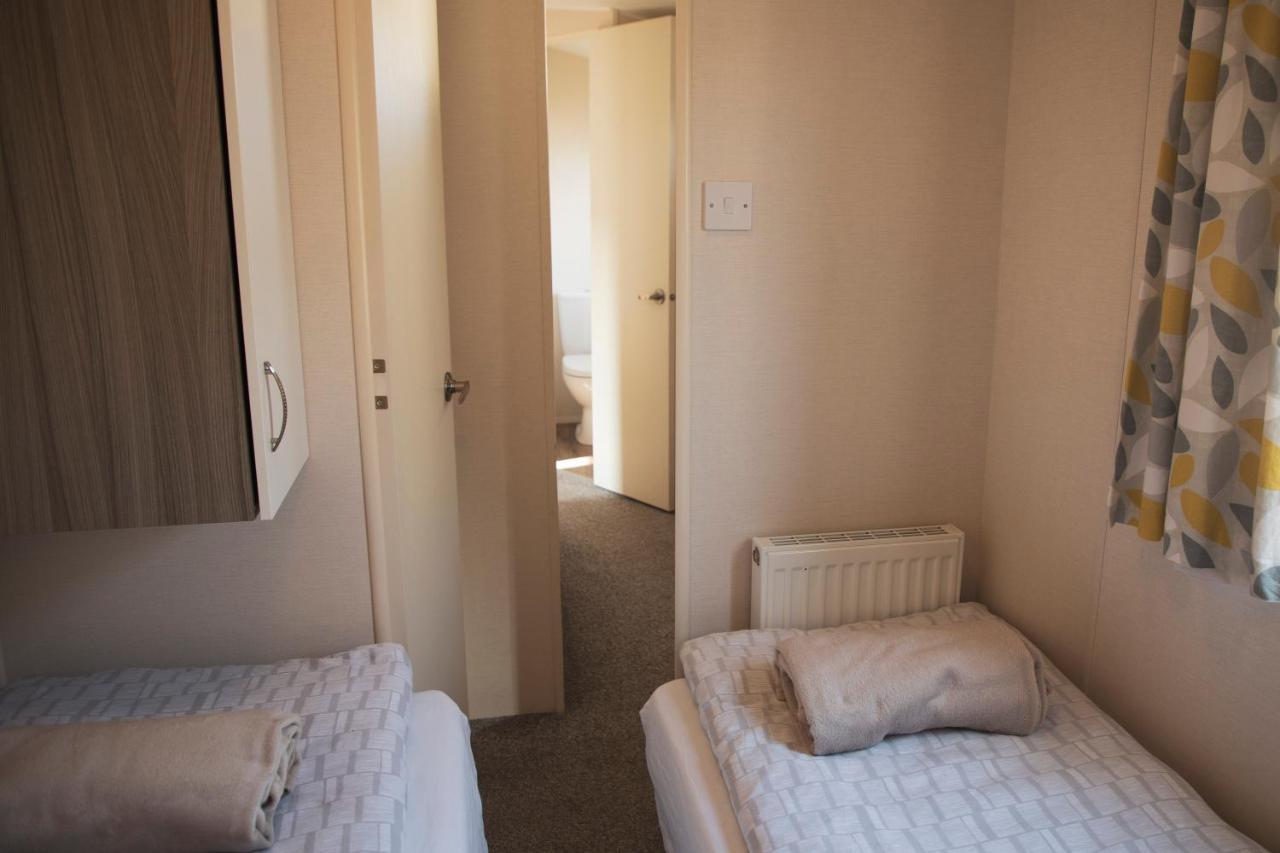 41 Orchard Bank, 3 Bed, Rockley Park Poole Villa Екстериор снимка