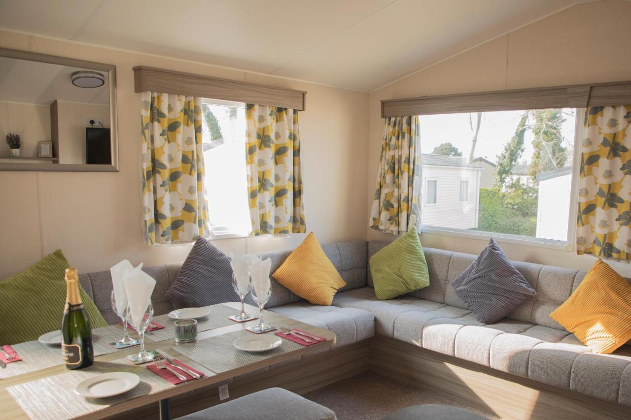 41 Orchard Bank, 3 Bed, Rockley Park Poole Villa Екстериор снимка